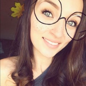 Meet your Posher, Amorette